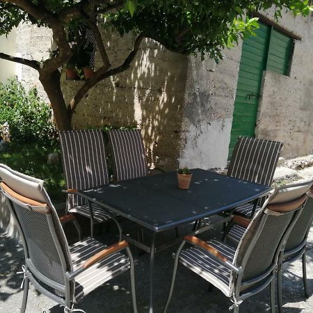 Studio Apartment Sabljic Kaštela 外观 照片